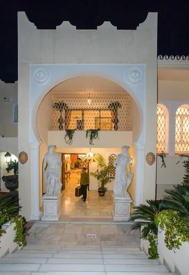 Royal Roman Empire Marbella 0*,  Spagna
