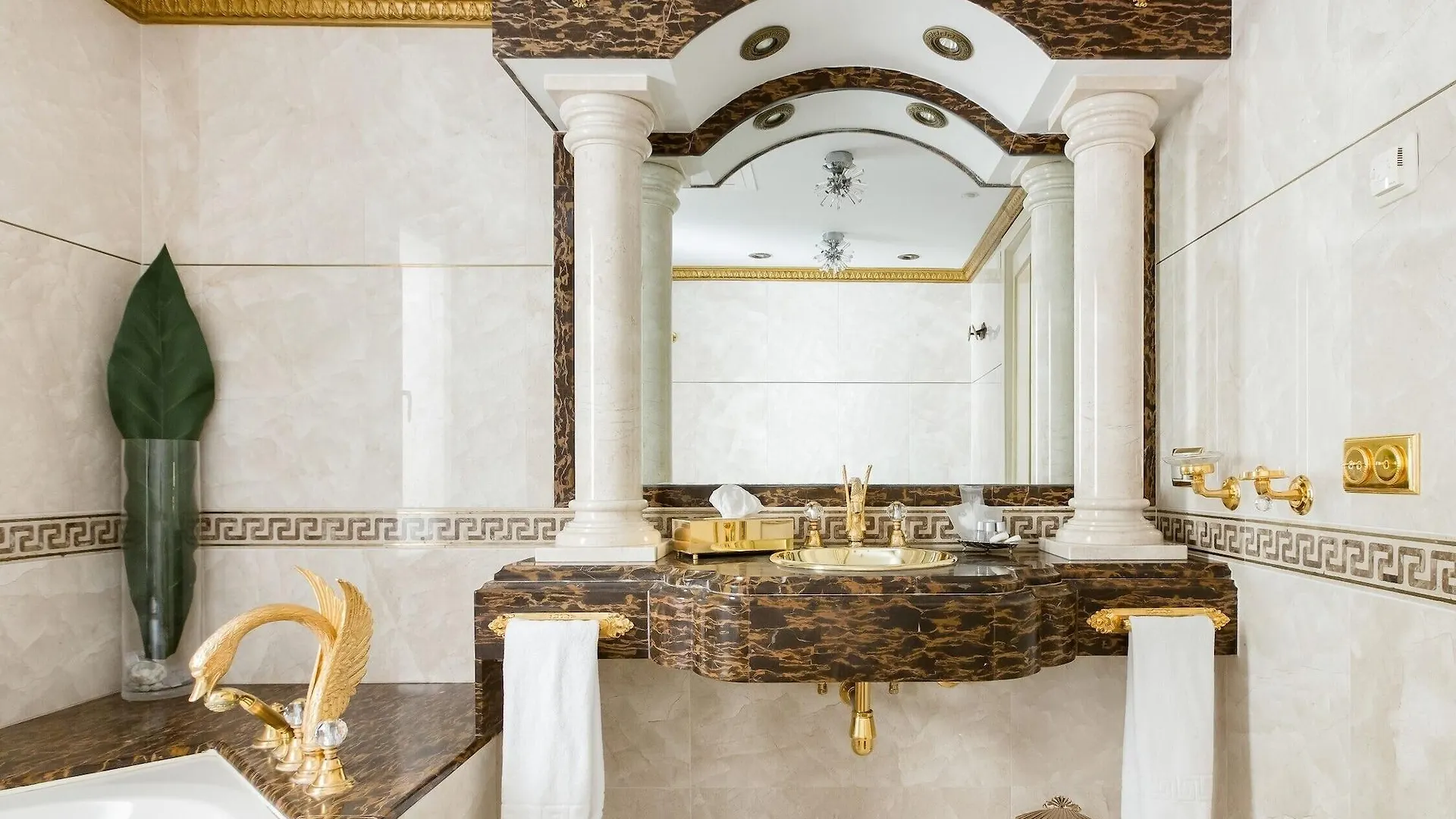 Villa Royal Roman Empire Marbella